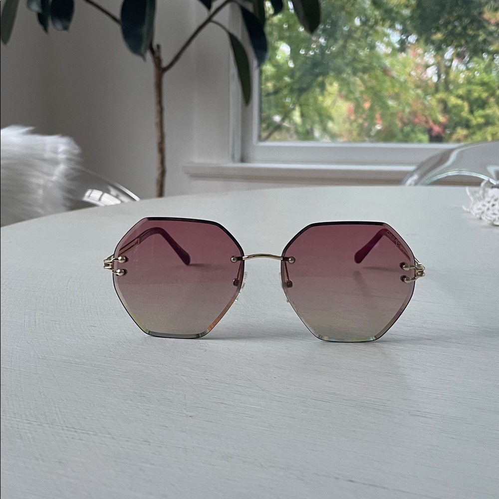 Chic Hexagonal Sunglasses With Gradient Lenses - image 1